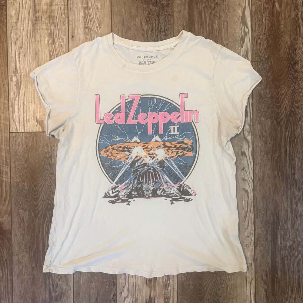 Led Zeppelin II 1969 Album Cover Graphic T Shirt Womens L